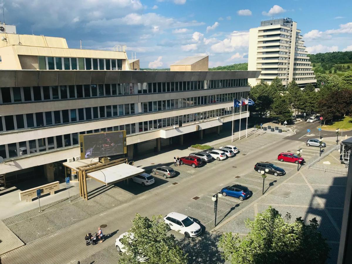 Apartment Odeon Мост Екстериор снимка
